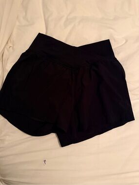HALARA Black Athletic Shorts with V-Waistband